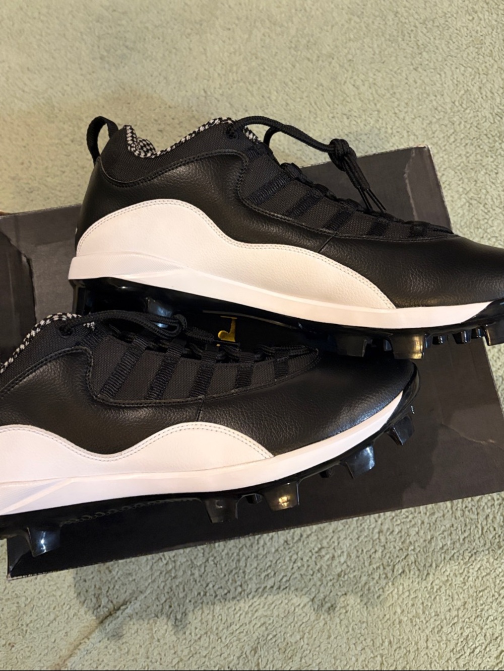 NWOT Jordan 23 Men's Black and White Athletic Cleats size 15 Football Baseball